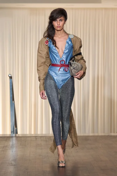 Look 1